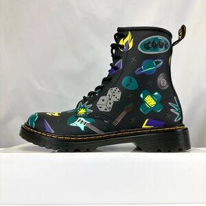 Dr Martens NEW sticker 1460 boots 8 Hole Womens Size 6 leather Lace up
